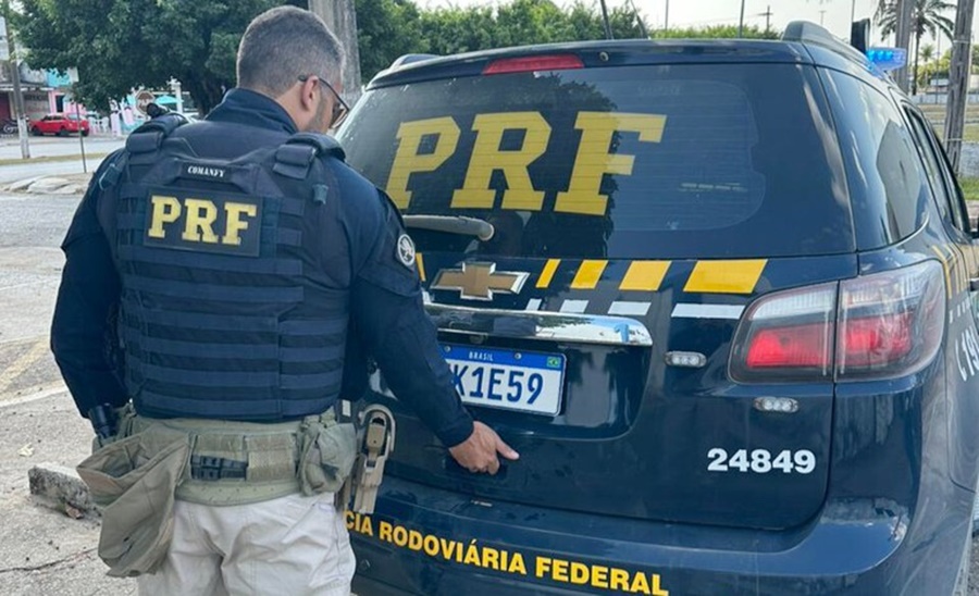 PRF em Rondônia prende em flagrante mulher por tráfico de drogas