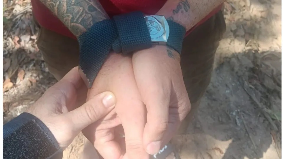 PM resgata vítimas e prende criminosos com drogas, armas e objetos furtados em Rolim de Moura
