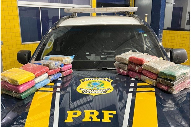 Casal é preso com mais de 25 kg de skunk escondidos em carro na BR-364 