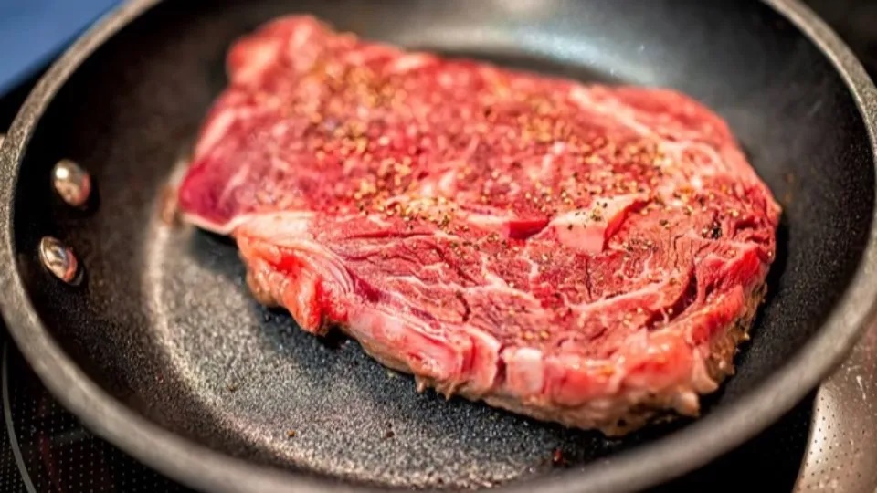 Tarifaço: restaurantes dos EUA pedem a Trump que carne seja excluída