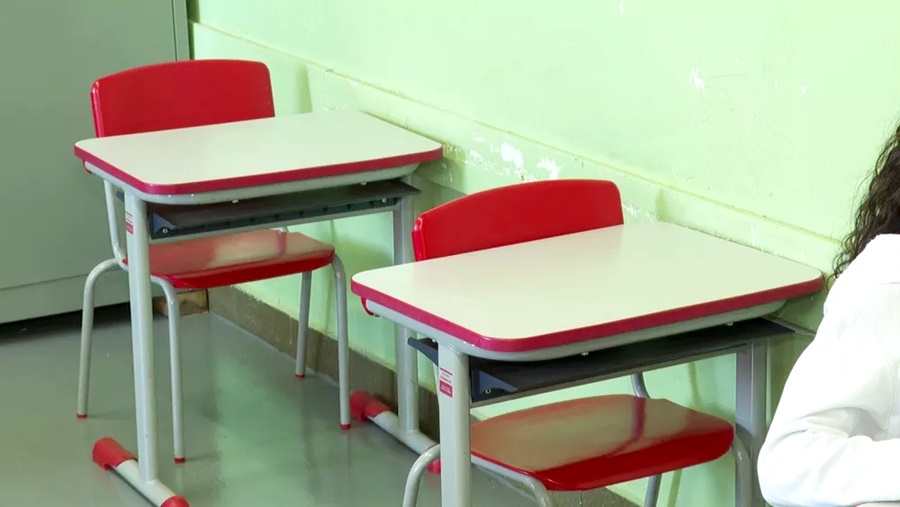 RO descumpre nova lei do ensino médio e reduz carga horária de alunos, diz estudo