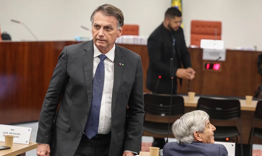Prisão domiciliar: saiba o que Jair Bolsonaro está proibido de fazer