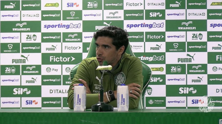 Abel Ferreira fala sobre vaias da torcida em queda do Palmeiras