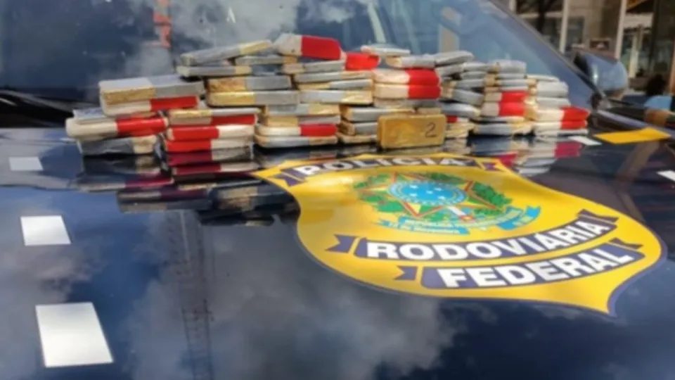PRF apreende cerca de 40 kg de ouro maciço transportados em uma caminhonete
