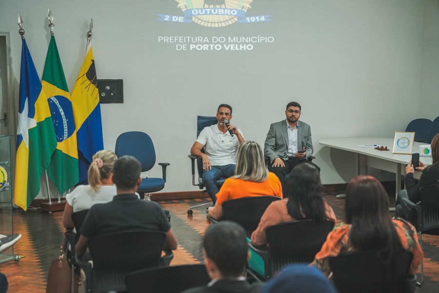 Prefeitura realiza reunião entre secretários e os novos administradores dos distritos