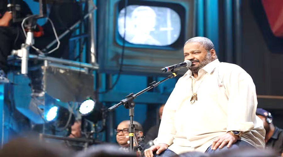 Arlindo Cruz, cantor, compositor e multi-instrumentista, morre no Rio