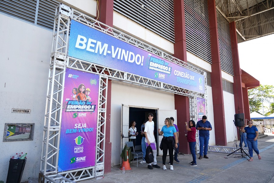 Feirão do Emprego é sucesso e reúne milhares de pessoas nesta segunda (11), em Porto Velho