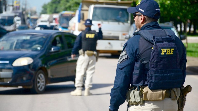 PRF em Rondônia prende 8 pessoas em flagrante neste final de semana