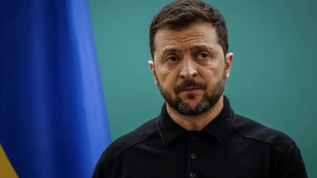 Zelensky acusa Rússia de não se preparar para paz e de deslocar tropas pelo país
 