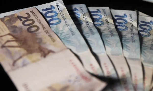 Sancionada Lei que isenta Imposto de Renda para quem ganha até dois salários mínimos