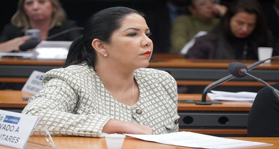 Mesmo em recesso, Cristiane Lopes gasta mais de R$ 44 mil de cota parlamentar