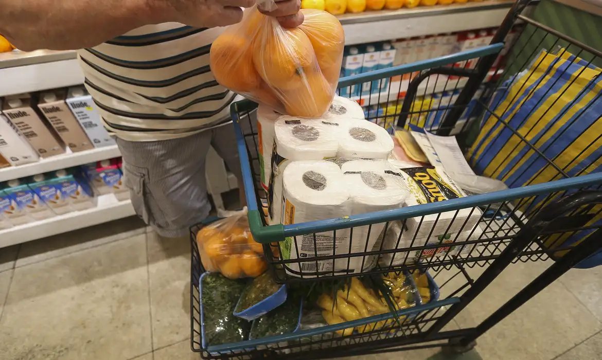 Inflação fecha julho em 0,26%; alimentos caem pela segundo mês seguido

