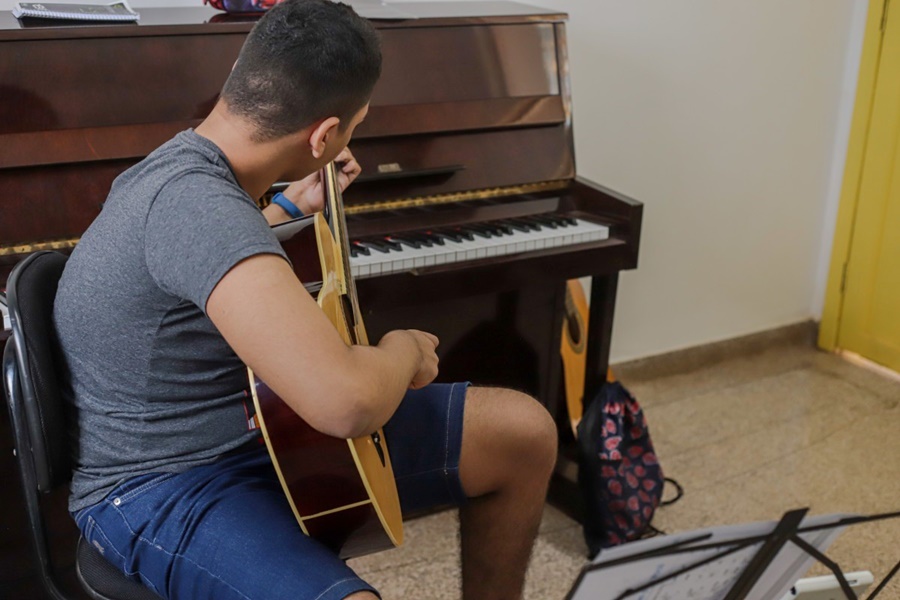 Som na Leste abre vagas para dança criativa, canto coral, teatro e instrumentos