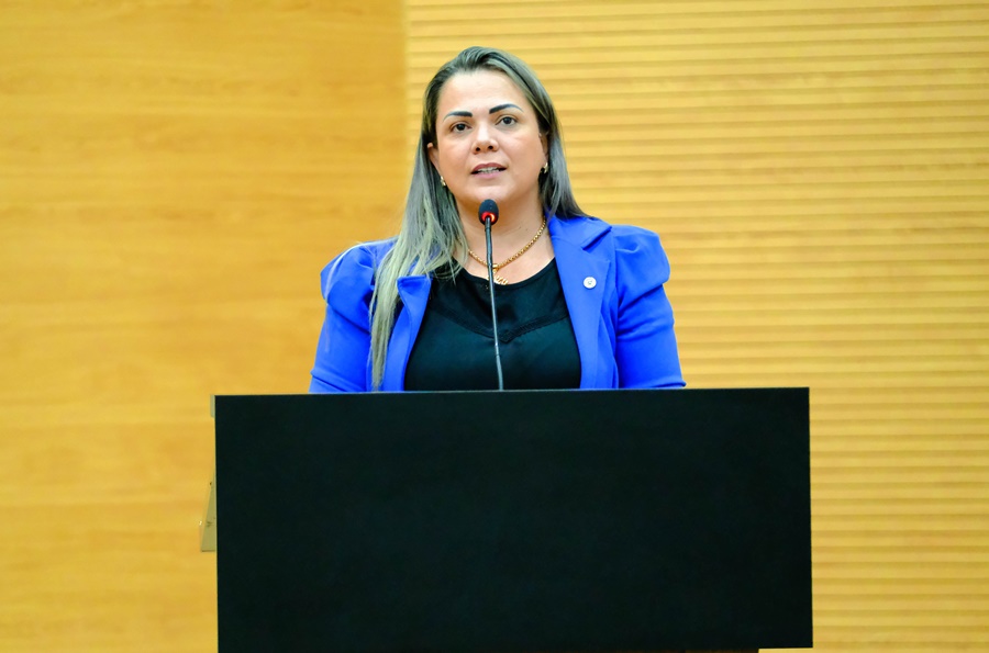 Deputada Cláudia de Jesus apoia greve e se torna corresponsável por prejuízo 