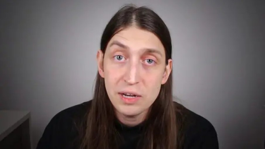 Quem é Felca, o youtuber que expôs a adultização infantil e mobilizou Congresso
