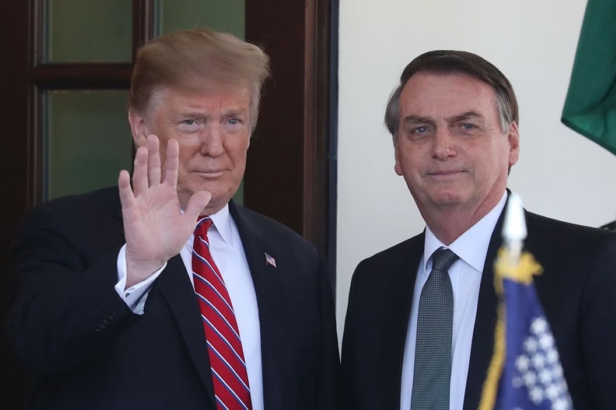 Trump afirma que acusações contra Bolsonaro são “execução política”; veja o vídeo
