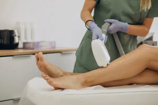 Clínica de estética é condenada por queimaduras em depilação a laser
