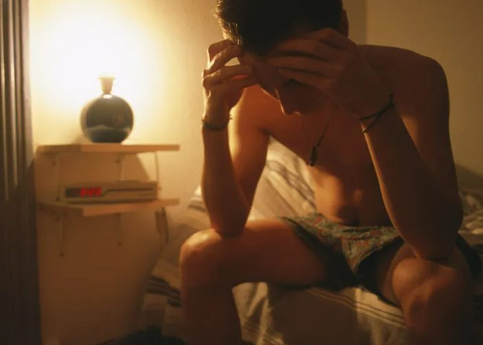 Sintomas semelhantes aos de insônia aumentam 37% entre trabalhadores sedentários
