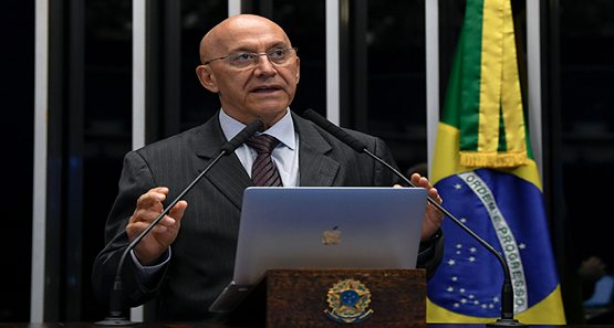 Confúcio Moura recua e aposta na reeleição diante do domínio bolsonarista em Rondônia