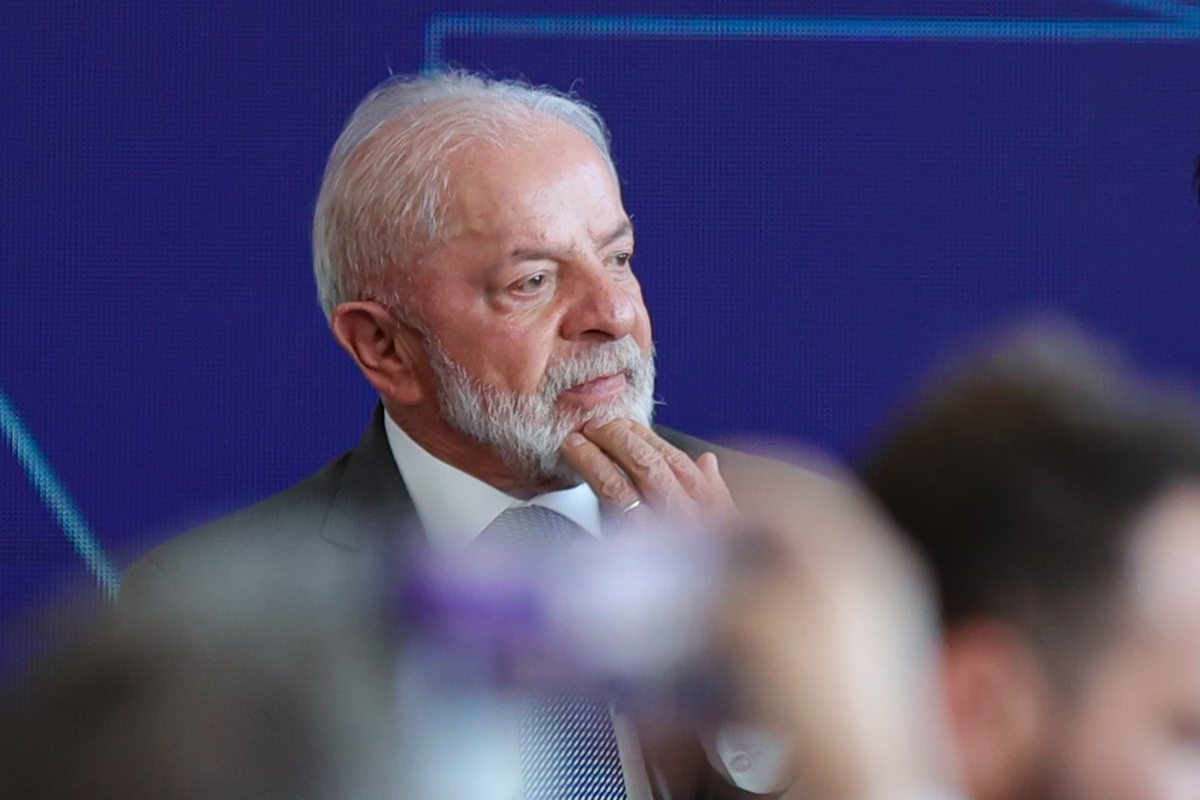 Pesquisa revela que 35% culpam Lula por tarifaço e 22%, Bolsonaro
