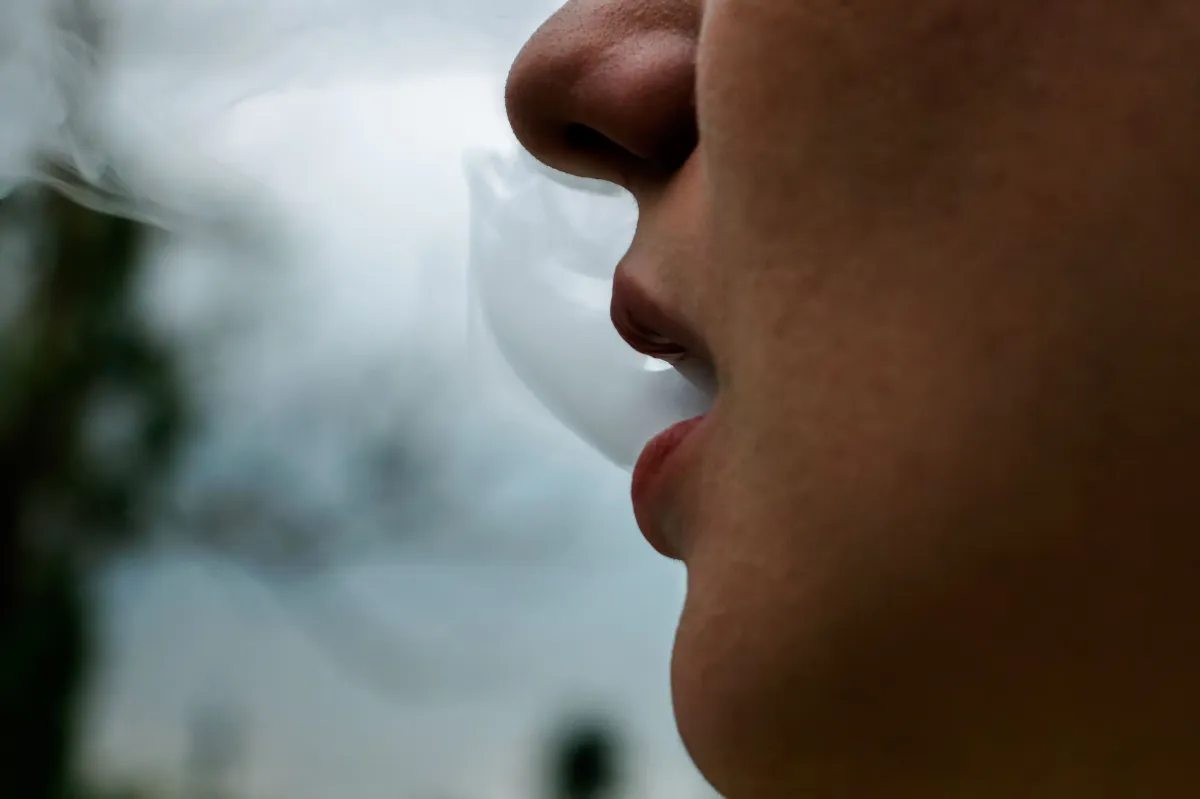 Cigarro aumenta risco de ansiedade e depressão em adolescentes

