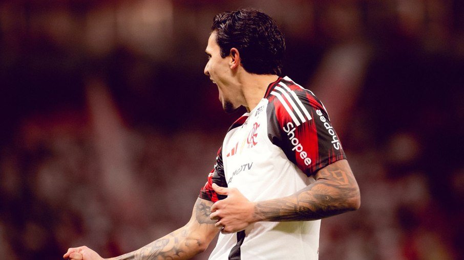 Pedro brilha e Flamengo vence Inter em prévia da Libertadores
