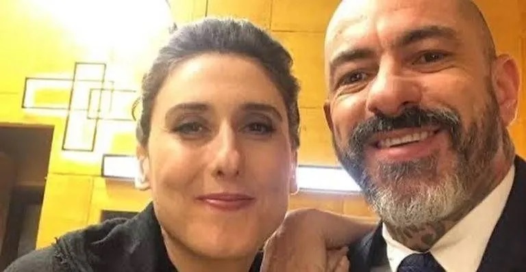 Paola Carosella abre o jogo sobre boatos de romance secreto com chef Henrique Fogaça
