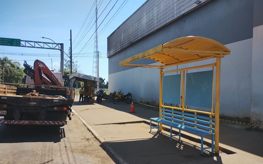 Prefeitura de Porto Velho investe na reforma de abrigos nas paradas de ônibus