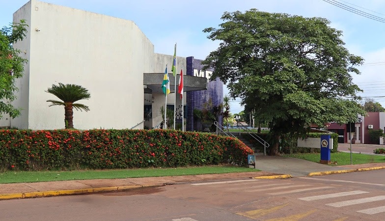 MP move ação civil pública por ato de improbidade em caso de cumulação de cargos em Espigão do Oeste