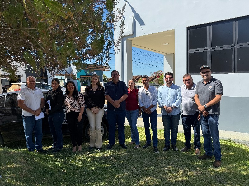 Lebrinha entrega carro 0 KM para Conselho Municipal de Educação em Machadinho do Oeste
