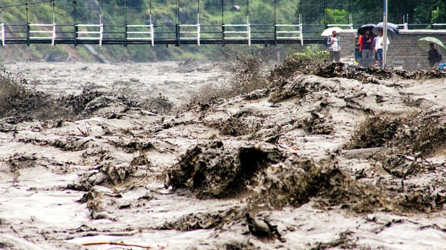 Temporal no Himalaia deixa ao menos 36 mortos em 24 horas, afirma mídia do país 
