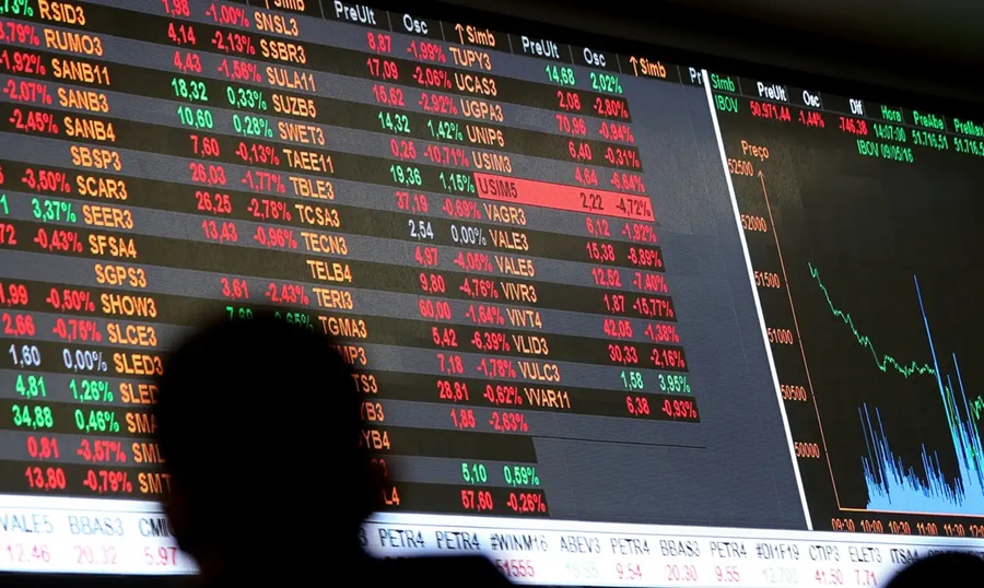 Bolsa sobe 1,04% e fecha no maior nível em quase dois meses