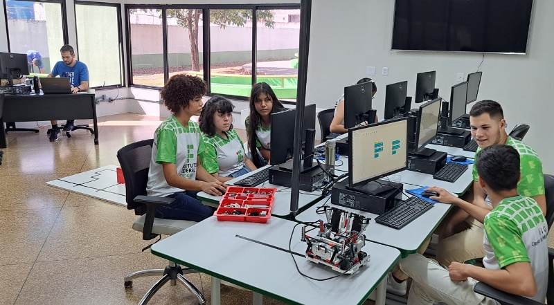 Campus Porto Velho Zona Norte sedia pela 1ª vez a etapa regional da Olimpíada Brasileira de Robótica