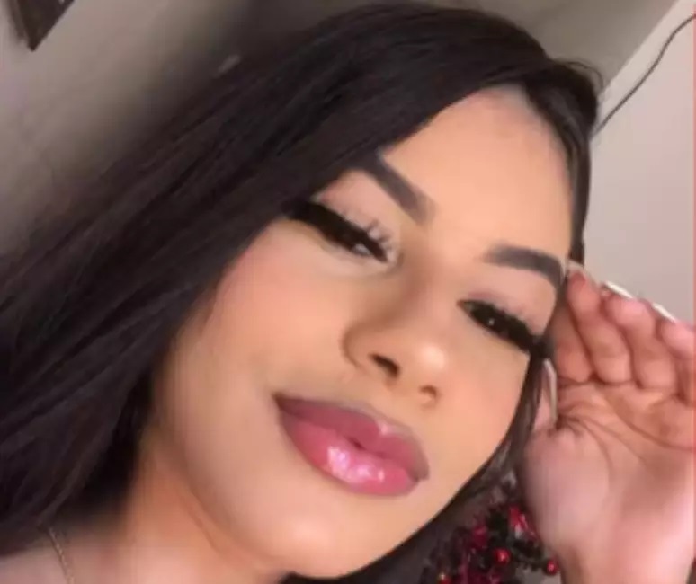 Influenciadora de 18 anos tem vídeos íntimos vazados após ter celular roubado 