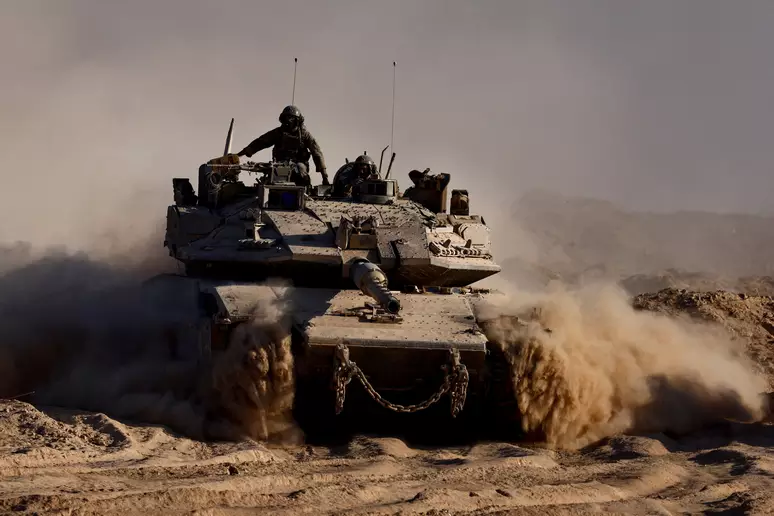 Tanques israelenses se aproximam da Cidade de Gaza; Donald Trump presidirá reunião