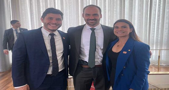 Clã Carvalho não terá família Bolsonaro no palanque em 2026