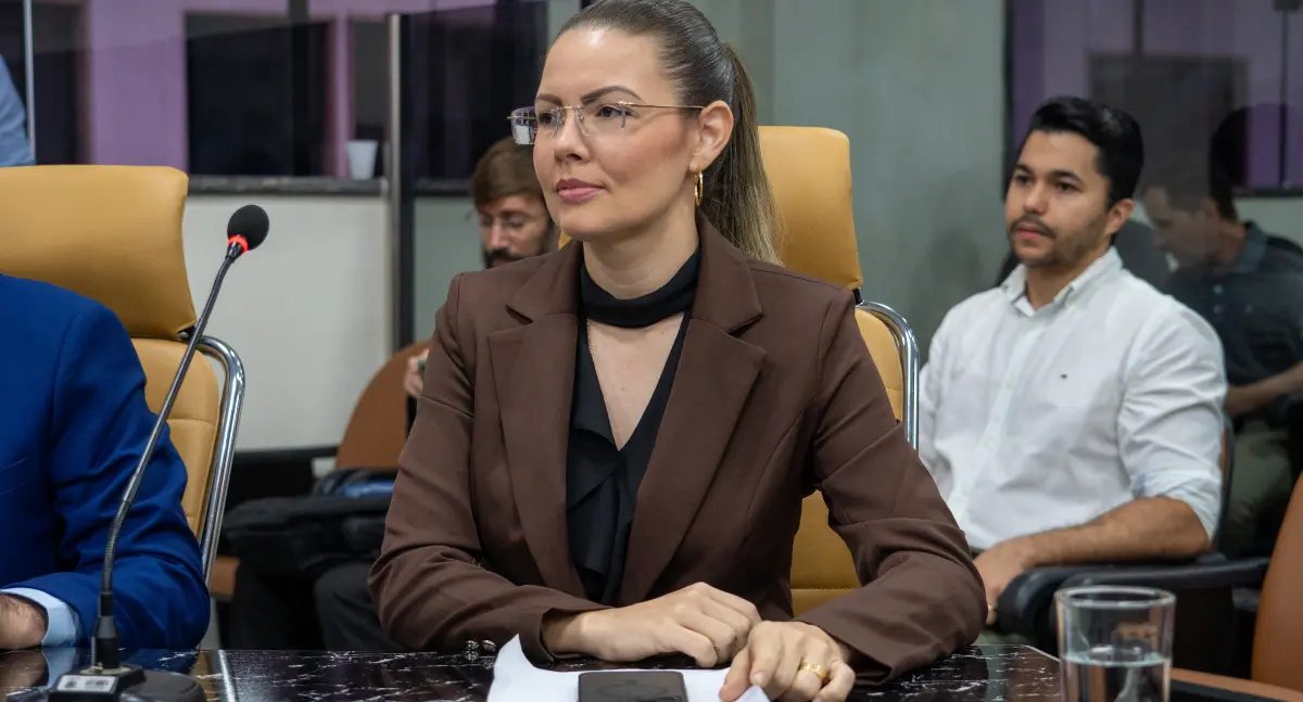 Após pedido de Sofia Andrade, Eco Rondônia limpa trecho da Av. Chiquilito Erse em Porto Velho

