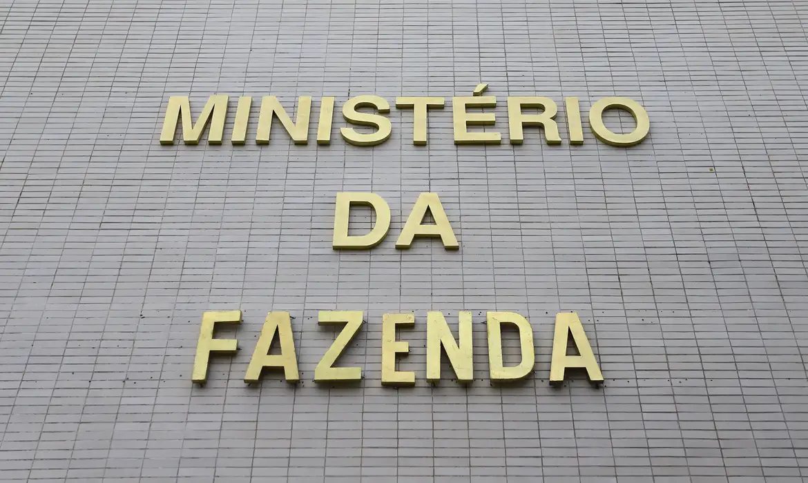 CMN ajusta regulamentação de crédito a empresas afetadas por tarifaço
