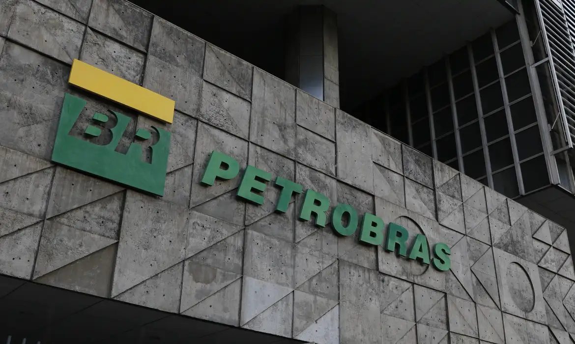 Conselho da Petrobras aprova nome de indicado pelo governo
