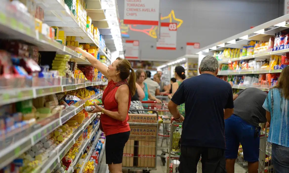 Mercado financeiro reduz previsão da inflação para 4,85%
