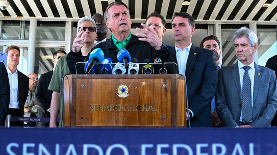 Em meio a julgamento de Jair Bolsonaro, oposição pressiona por projeto Anistia 
