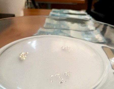 PRF apreende 76 diamantes e mais de R$ 14 mil durante fiscalização em Porto Velho