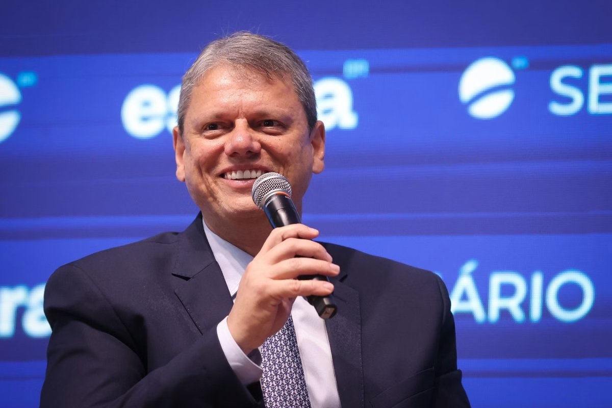 Governador de SP, Tarcísio articula por anistia em meio a julgamento de Bolsonaro no STF
