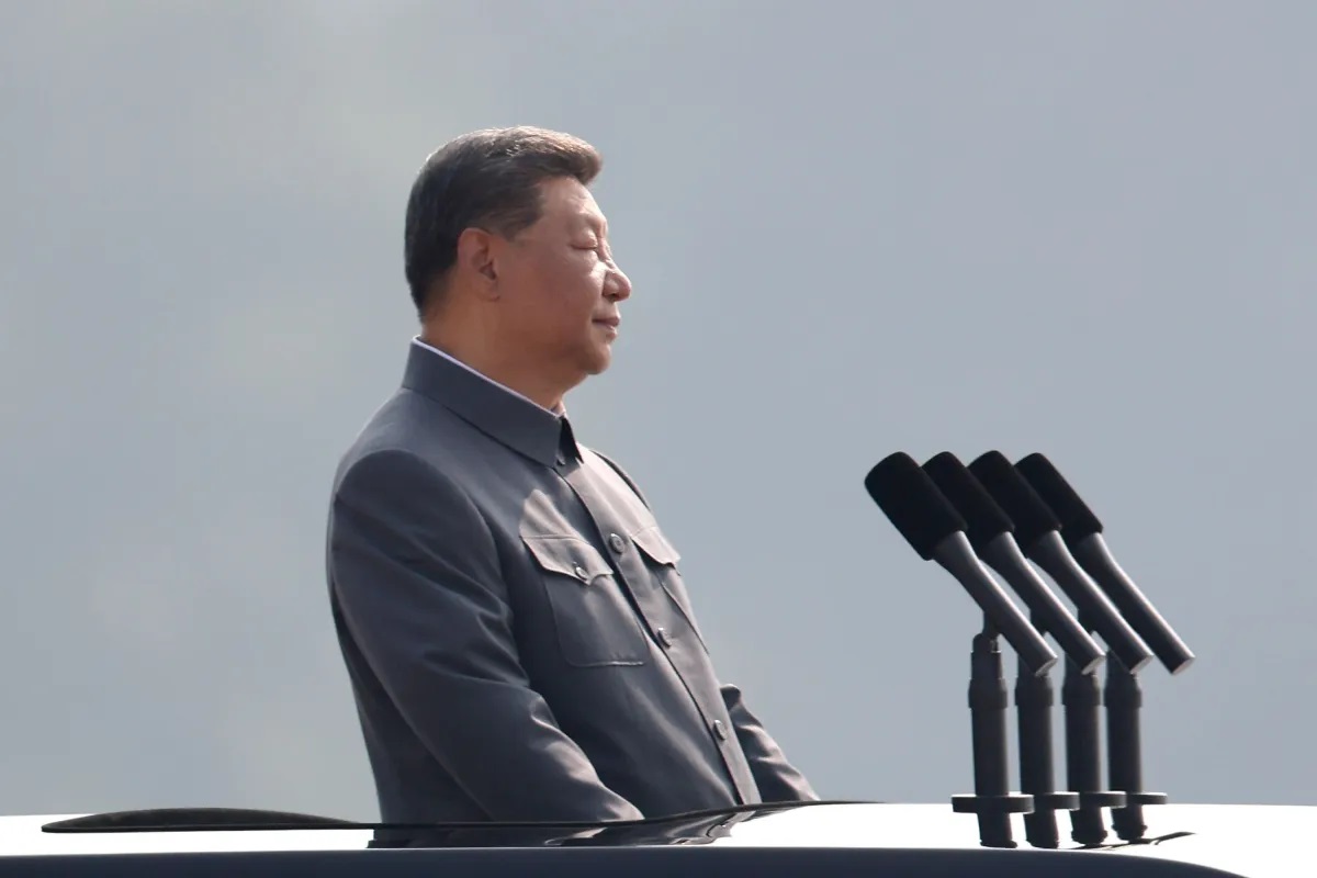 Xi Jinping afirma que a país "nunca se intimida com valentões" em resposta aos EUA
