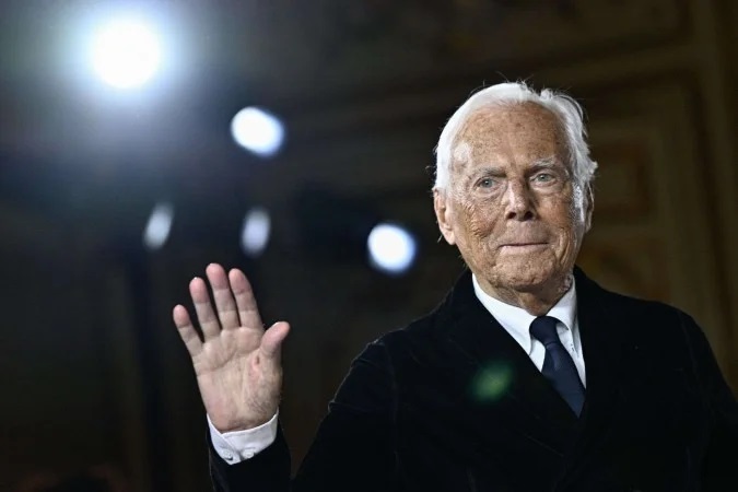 Morre estilista Giorgio Armani, sinônimo de estilo e elegância moderna mundial
