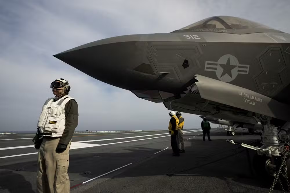 Governo Trump envia 10 jatos F-35 ao Caribe em escalada de tensões com a Venezuela
