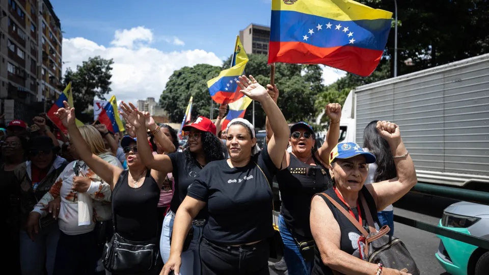 Ditador Maduro defende que nenhuma disputa com EUA "justifica conflito militar"
