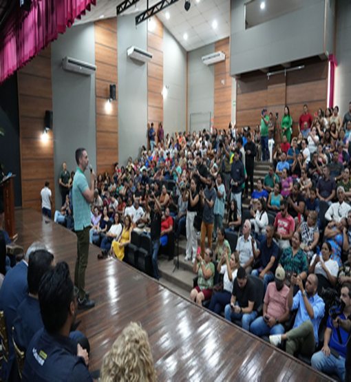 Prefeitura entrega escrituras públicas a mais de 400 famílias em Porto Velho
