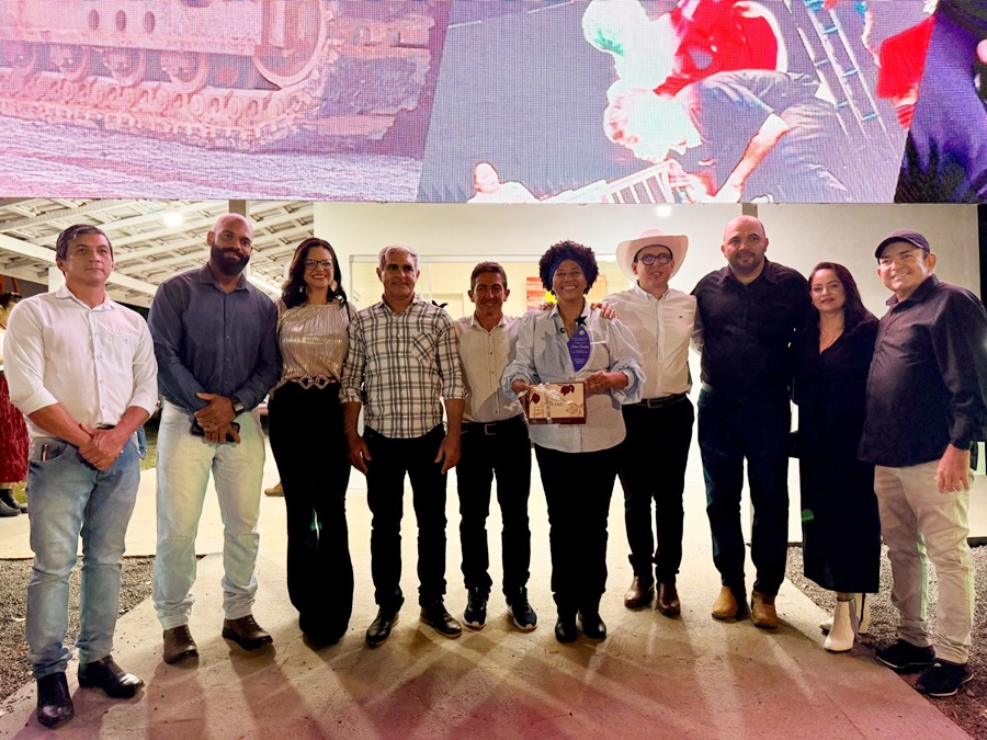 Deputada Sílvia Cristina recebe o título de cidadã honorária de Jaru