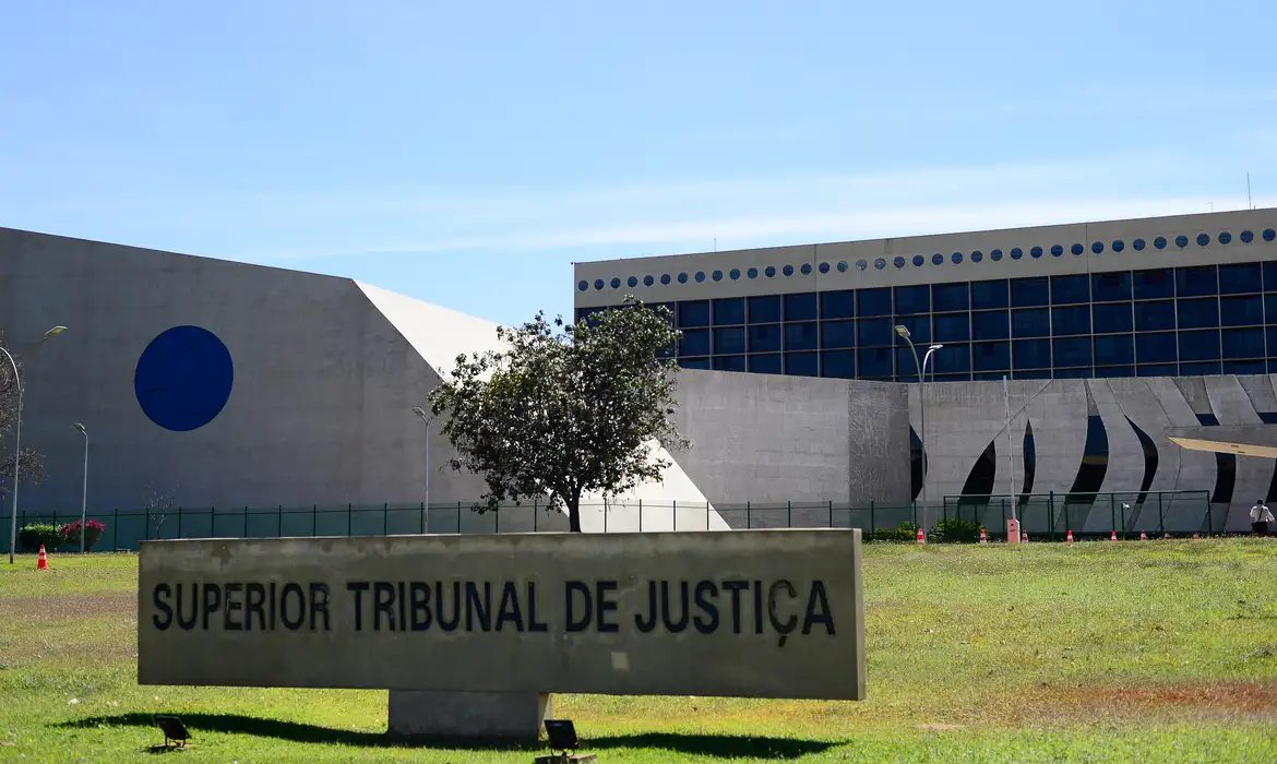 Plano tem de cobrir emergência clínica nos casos de cirurgia estética
